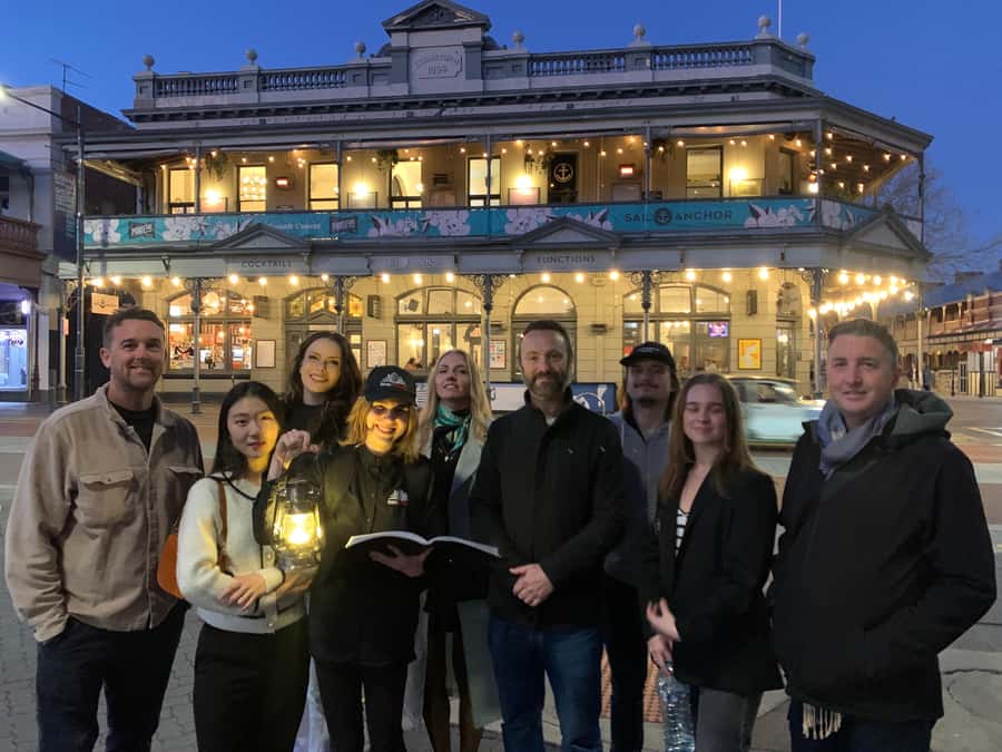 Fremantle: True Crime Guided Tour - Photography and sightseeing: how to get the best shots without missing the story