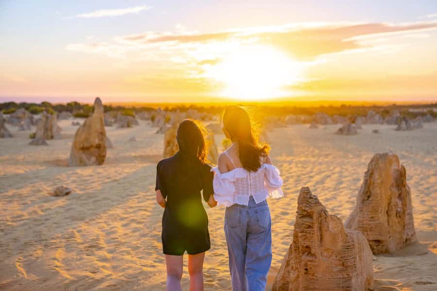 From Perth: Pinnacles Sunset and Stargazing Tour with Dinner - Comfort, packing, and the practical stuff that makes or breaks the day