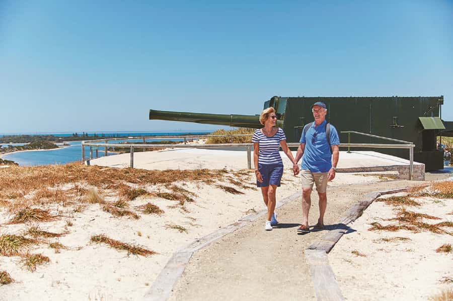 From Perth: Rottnest Island Grand Island Day Tour with Lunch - The light picnic lunch: what you get and how it fits the schedule