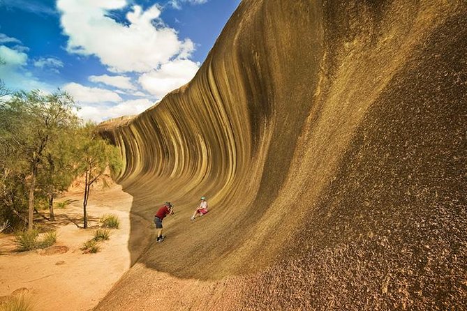 Full-Day Wave Rock & Historic York - A full day of big rocks and country-town stories