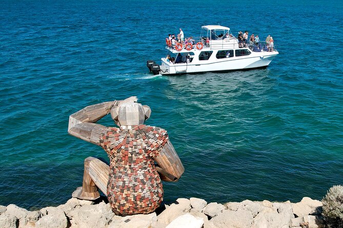 Giant and Dolphin Sightseeing Cruise in Mandurah - Dolphins on the wake: how to maximize your chances