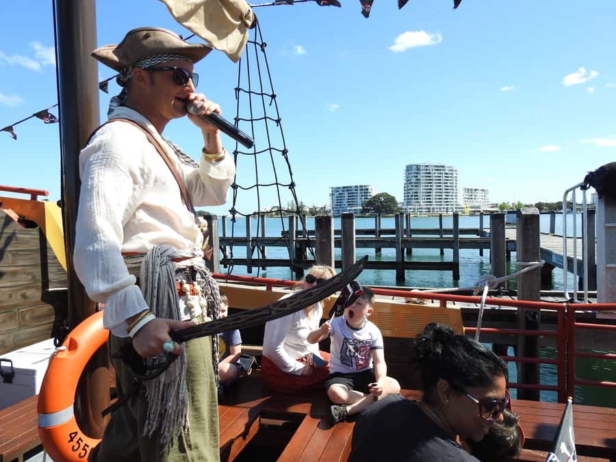 Mandurah Pirate Cruise - Mandurah canals: sea-facing homes, birds, and dolphins