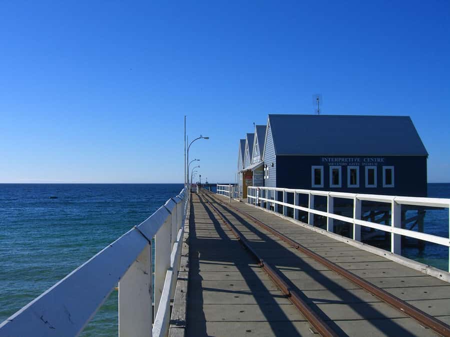 Margaret River and Busselton Jetty: Day Trip from Perth - Margaret River town stop: quick legs and a real-life timing reality