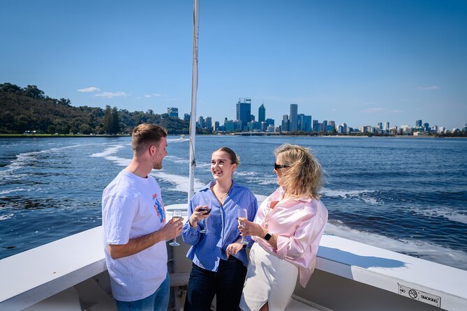 One way or Return Sightseeing Cruise between Perth and Fremantle - Live commentary: what to expect, and how not to miss it