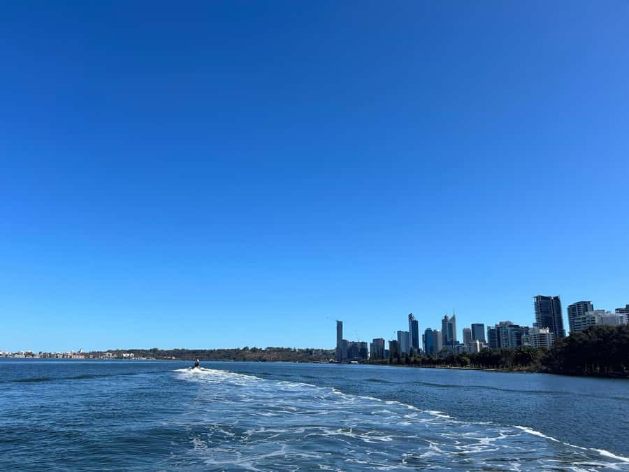 Perth: Guided Jet Ski Tour with Freestyle Session - 1.5 Hours on the Swan River: Optus Stadium to Matagarup Bridge