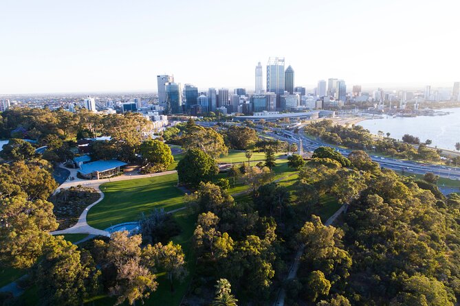 Perth, Kings Park, Swan River, Fremantle and Optional Cruise - Hotel pickup and the coach ride: how to get more out of the drive