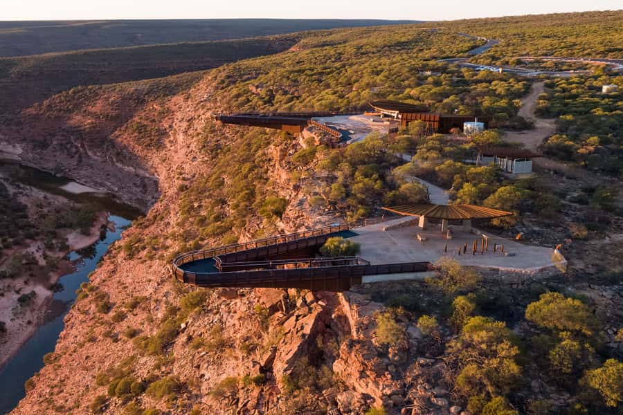 Perth to Exmouth: 6-Day Ningaloo Reef & Coral Coast Tour - Cape Range National Park: Turquoise Bay and the Lighthouse Sunset