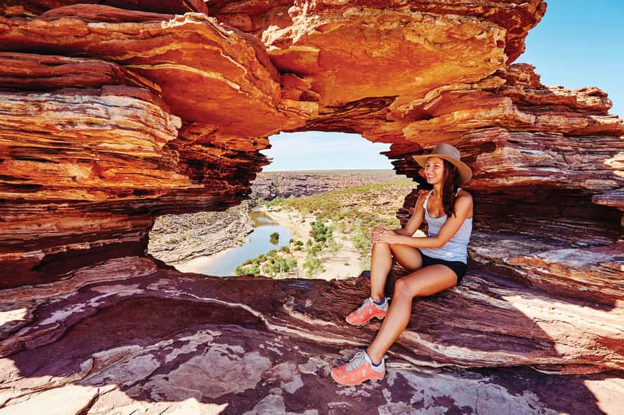 Perth to Exmouth: 6-Day Ningaloo Reef & Coral Coast Tour - Desert Start: Nambung National Park and the Pinnacles