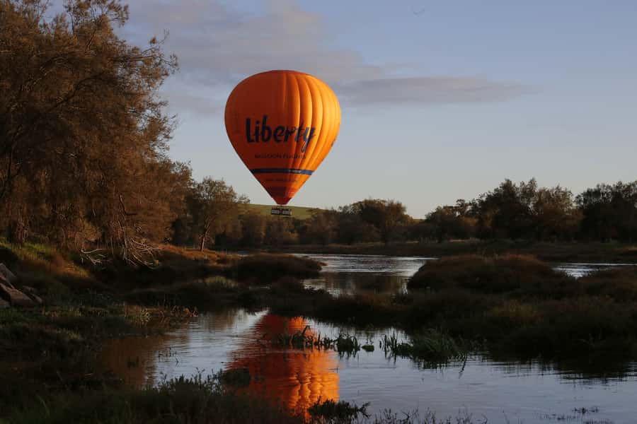 Perth to Northam: Balloon flight including shuttle bus - Why Avon Valley dawn ballooning feels different than a normal tour