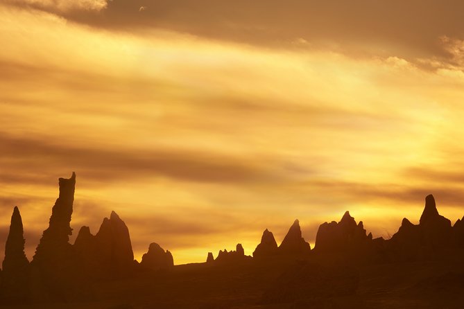 Pinnacle Desert Sunset and Night-time Stargazing Tour from Perth - Sunset over the Indian Ocean: when color meets timing pressure