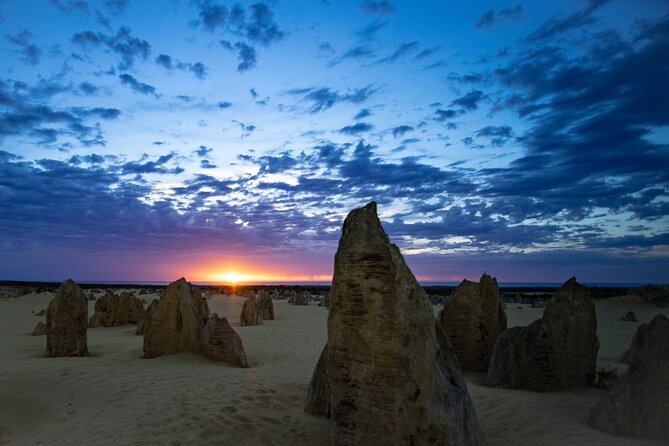 Pinnacles Desert Sunset Dinner and Stargazing Tour - Stargazing that actually uses tools, not just vibes