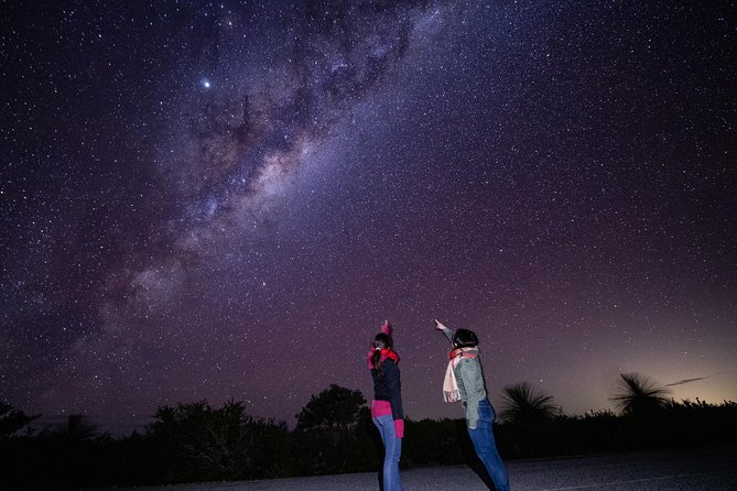 Pinnacles Desert Sunset Dinner and Stargazing Tour - Who this Pinnacles sunset and stargazing tour suits best