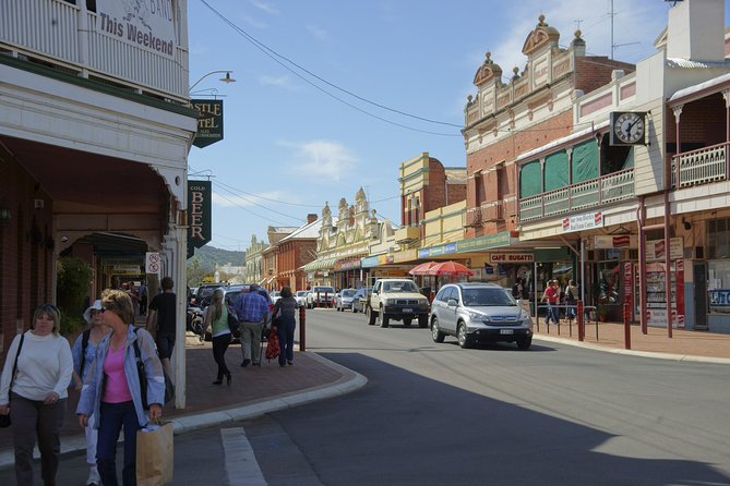 Wave Rock, York and Aboriginal Cultural Day Tour from Perth - Wildflower Shoppe: Wildlife Time or Lace Collection Time